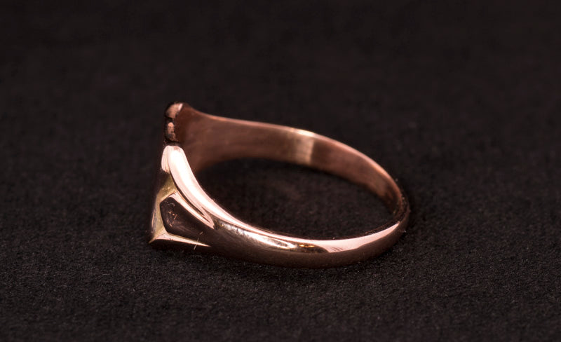 Antique 9ct Rose Gold 'Shield Shape' Signet Ring. Birmingham 1926