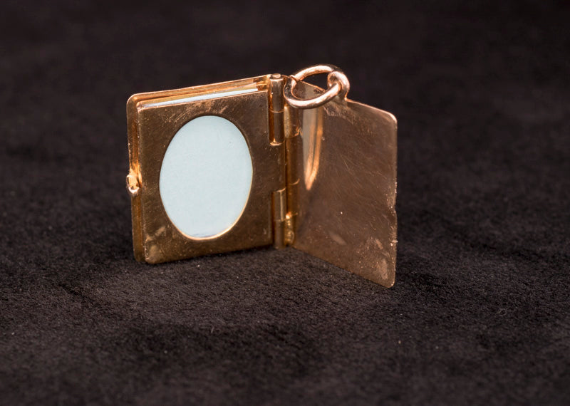 Rare Vintage 9ct Gold 'Book' Family Locket / Pendant / Charm. Assayed London, 1959