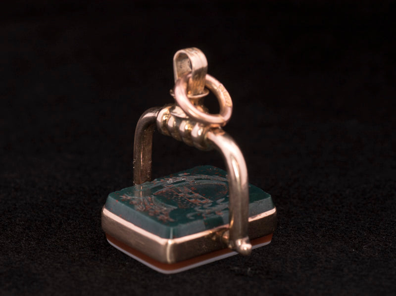 Antique 9ct Gold and Bloodstone & Sardonyx Spinner Fob. C.1900 Fabulous Engraving.