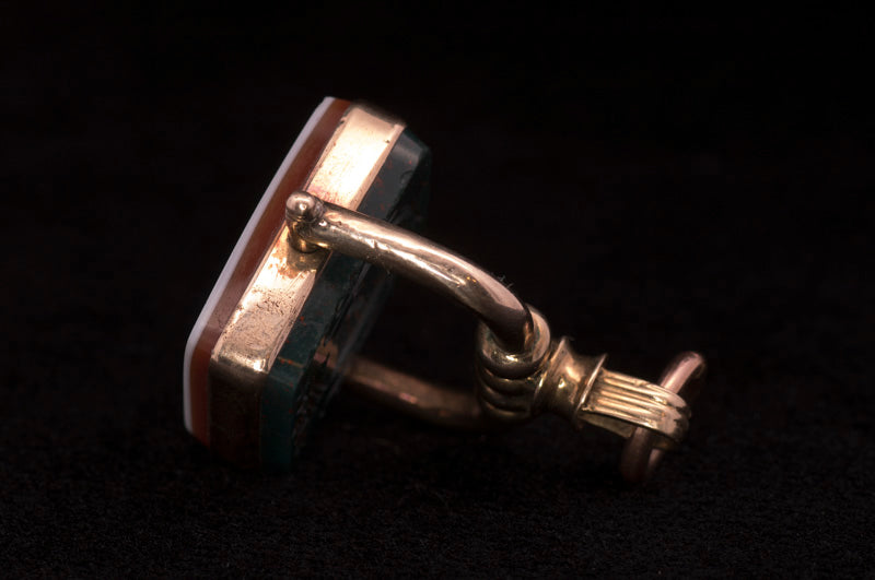 Antique 9ct Gold and Bloodstone & Sardonyx Spinner Fob. C.1900 Fabulous Engraving.