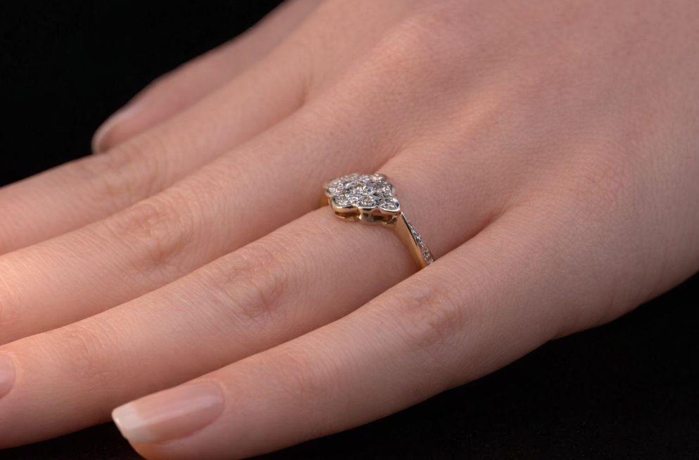 Antique Art Deco 18ct and Platinum Diamond Cluster. Edwardian C.1900 / 1910