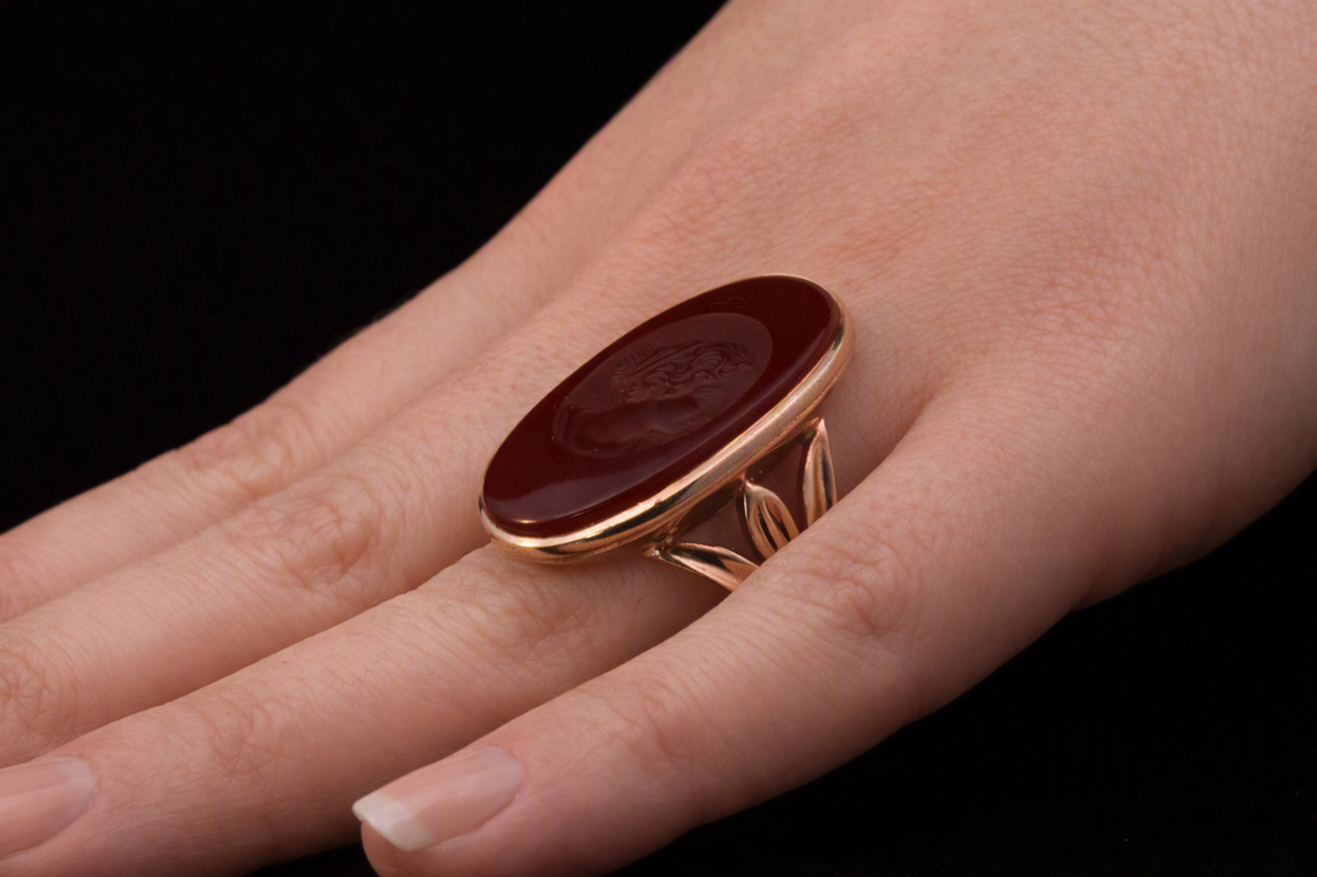 Large Vintage 9ct Rose Gold Carved Carnelian Dress Ring. Assayed in London 1973