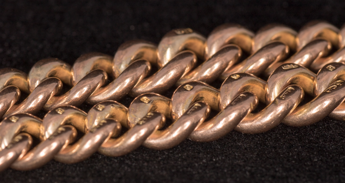 Antique Edwardian 9ct Gold Graduated Curb Link Albert Watch Chain. Assayed in Chester 1911