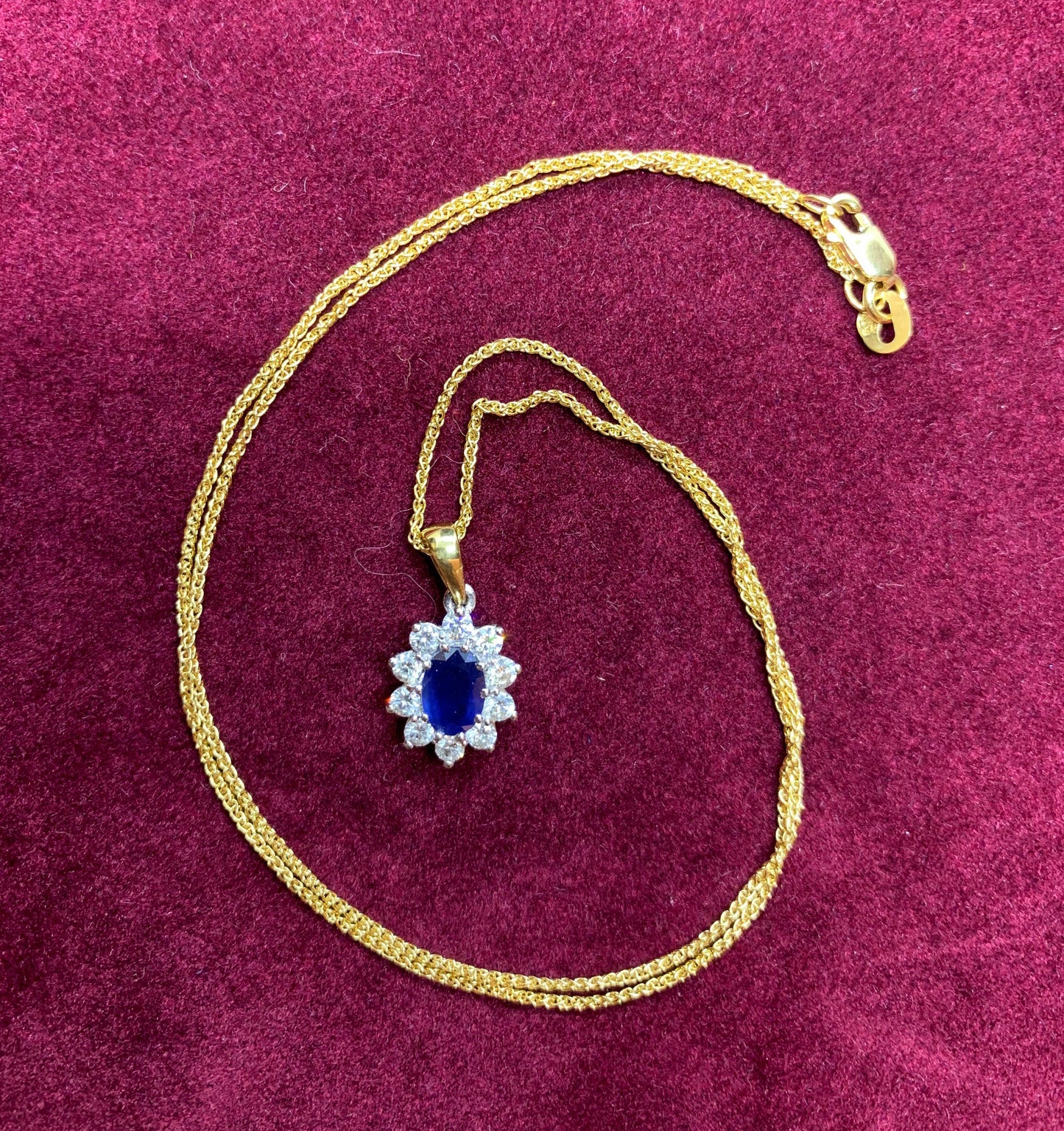 18ct Gold  Sapphire (1.00ct)  and Diamonds (0.50ct) Oval Cluster Pendant & 18ct Chain. Beautiful Blue, Fine Diamonds., Pre- Owned, As New.