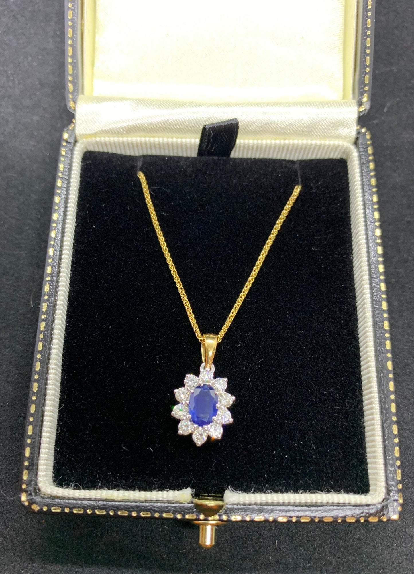 18ct Gold  Sapphire (1.00ct)  and Diamonds (0.50ct) Oval Cluster Pendant & 18ct Chain. Beautiful Blue, Fine Diamonds., Pre- Owned, As New.