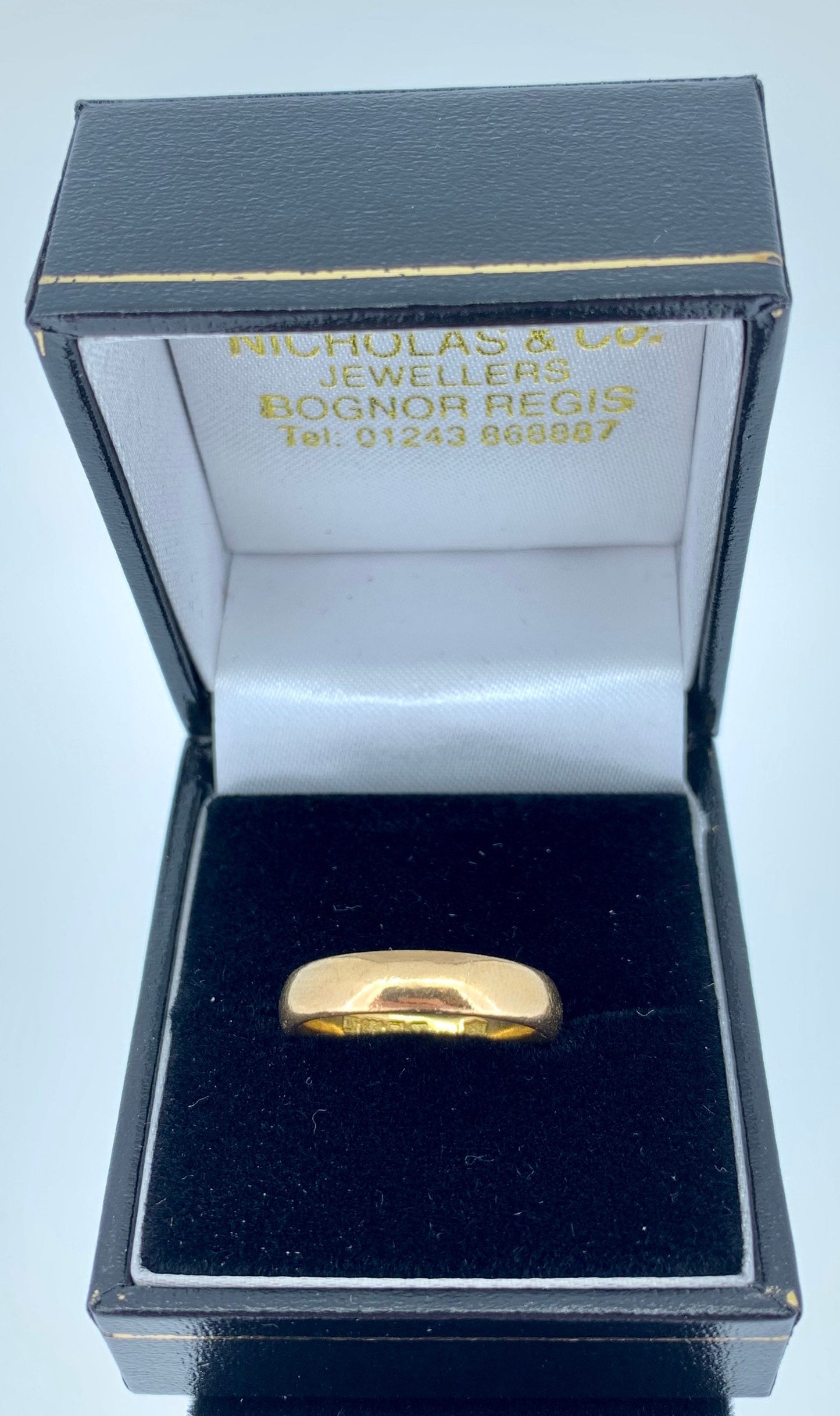 Antique  22ct Gold Court Wedding Ring. London 1922. Timeless 4.1mm Band.