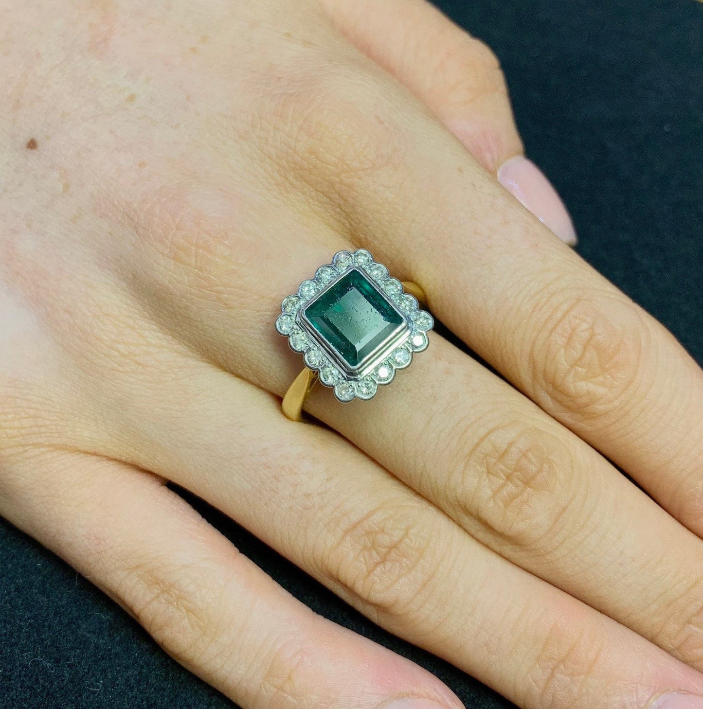 Vintage Art Deco Emerald and Diamond 18ct Gold Ring