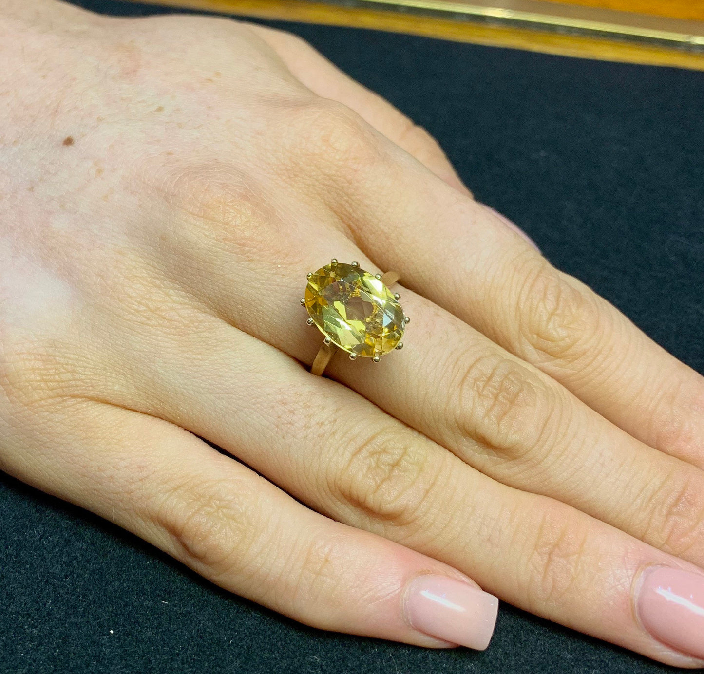 Vintage Citrine 9ct Gold Dress Ring. Hallmarked 1990