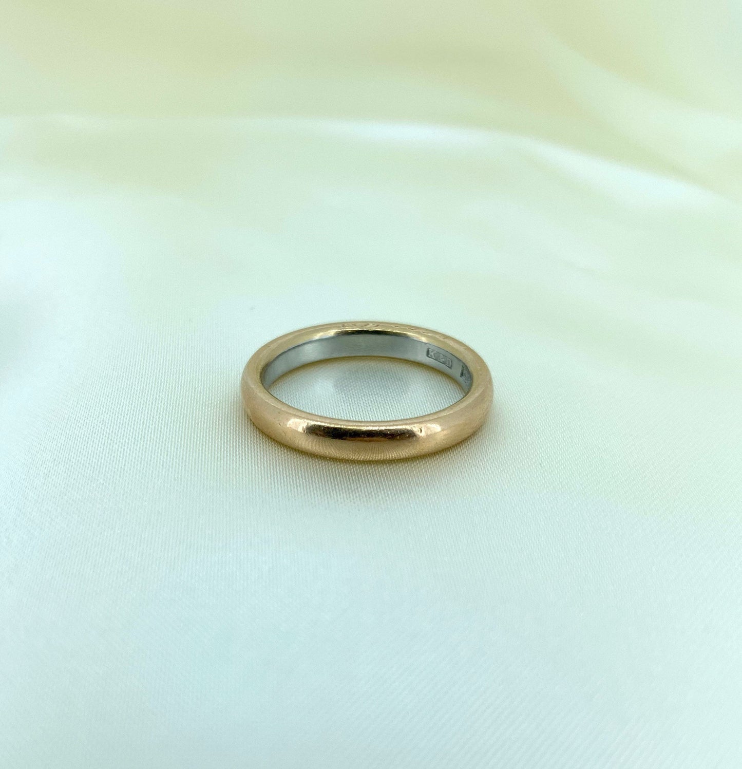 Antique Art Deco 22ct Gold and Platinum Court Wedding Ring. Timeless 3mm Band. Superb Weight & Quality.