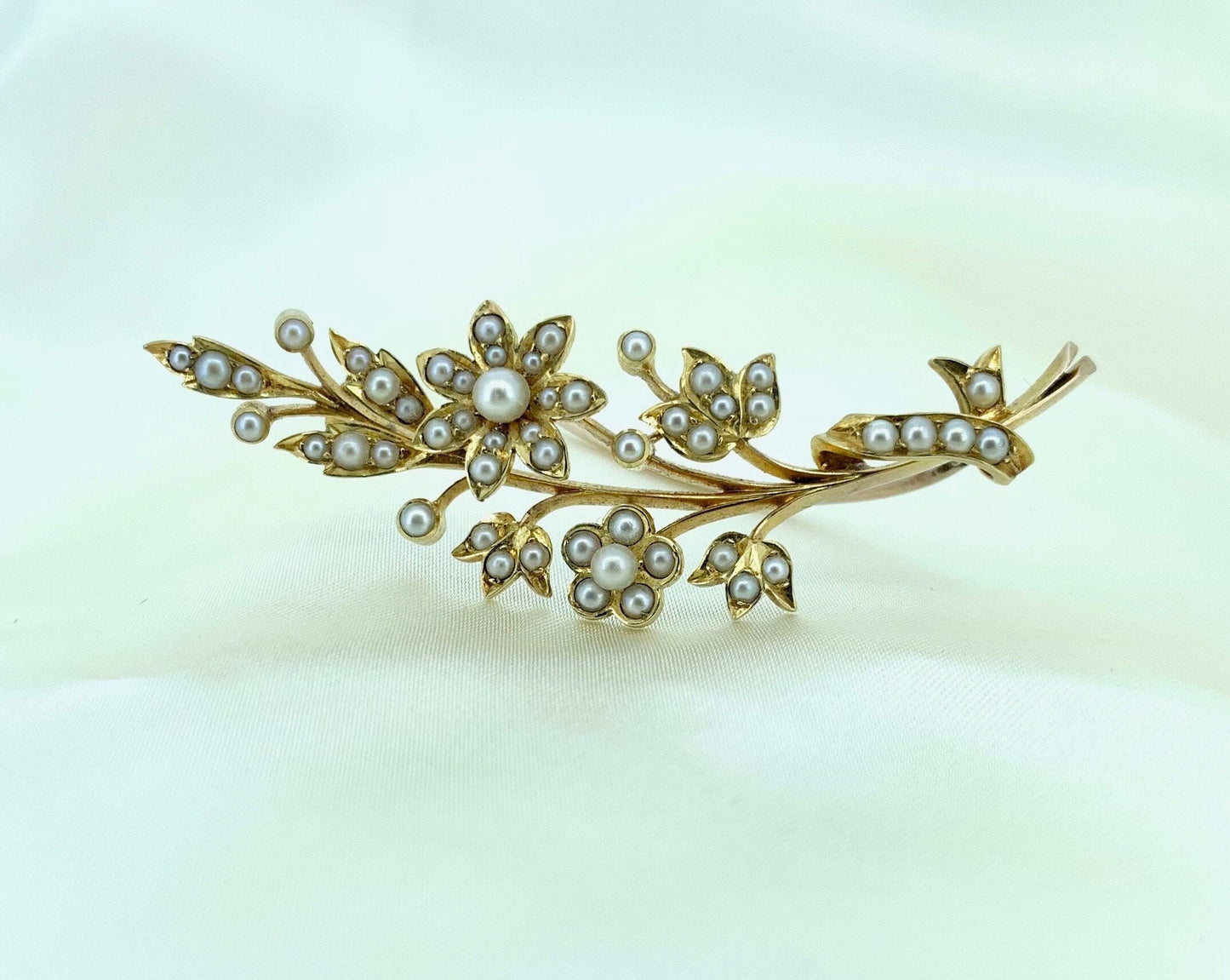 Antique Edwardian 15ct Gold Natural Split Pearl Floral Brooch. Lovely Crisp Example. English Circa 1915.