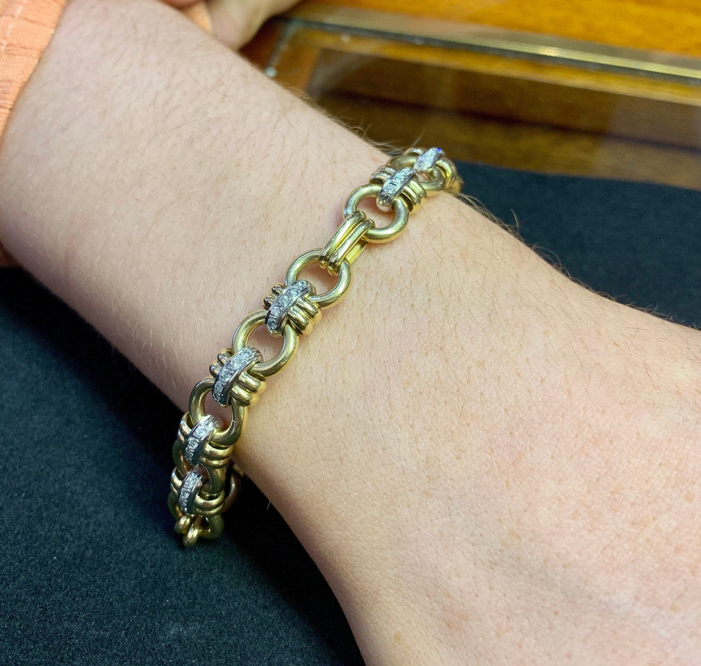 Vintage Diamond Set 18ct Gold Bracelet. Fabulous Quality.