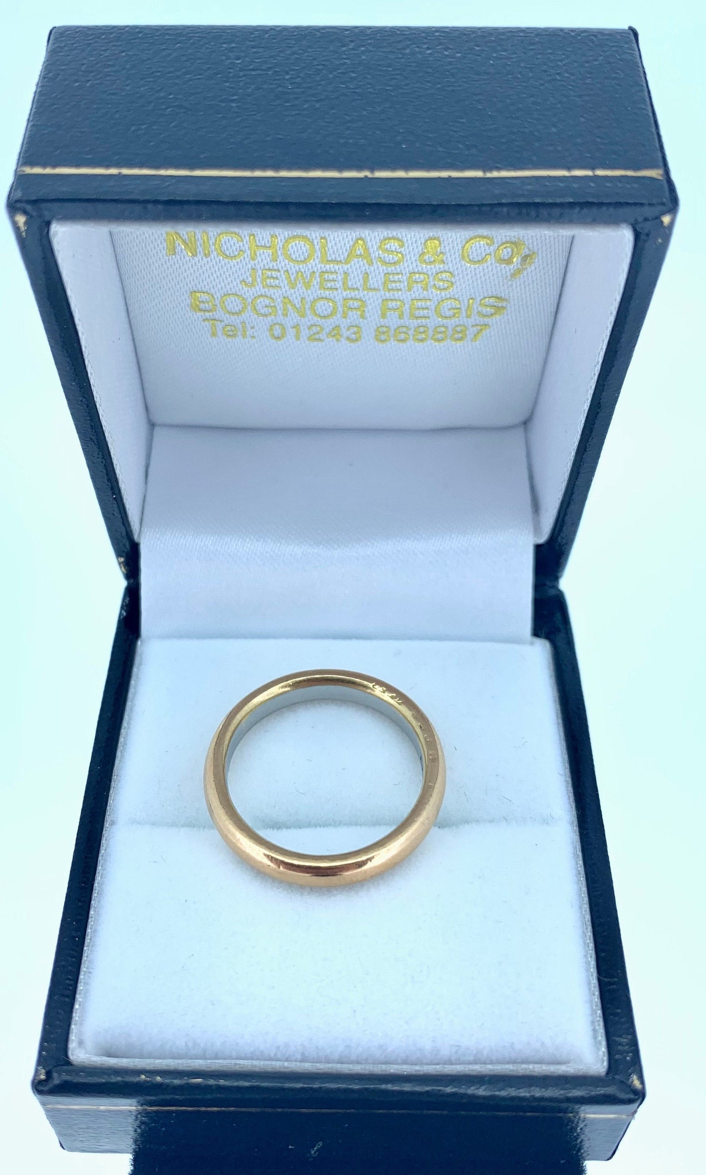 Antique Art Deco 22ct Gold and Platinum Court Wedding Ring. Timeless 3mm Band. Superb Weight & Quality.