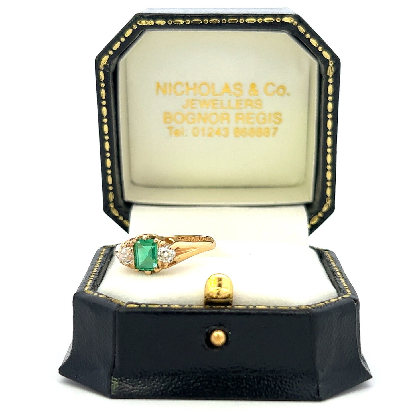 Antique 18ct Gold Emerald and Diamond Trilogy Ring. English. Birmingham 1919.