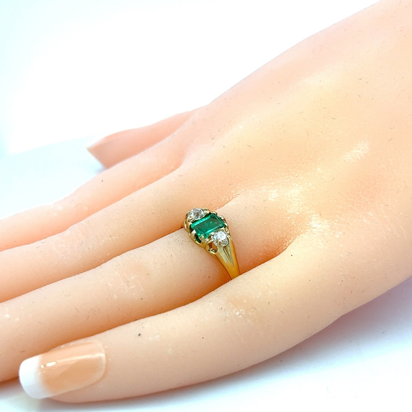 Antique 18ct Gold Emerald and Diamond Trilogy Ring. English. Birmingham 1919.