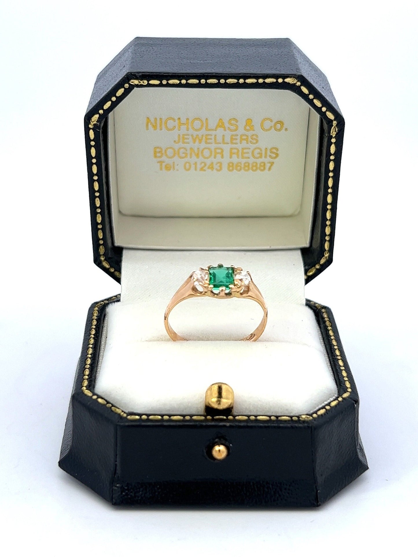 Antique 18ct Gold Emerald and Diamond Trilogy Ring. English. Birmingham 1919.