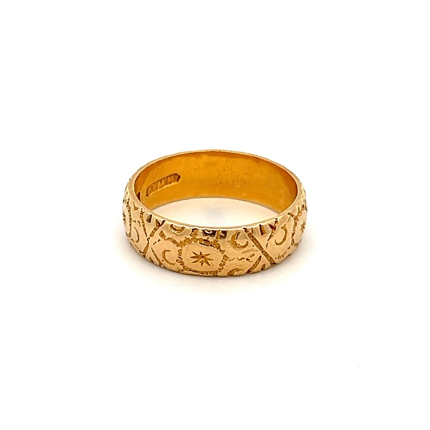 Antique Edwardian 18ct Gold Hand Engraved Wedding Ring. English. London 1918. Quality 6.1g. 6mm Wide.
