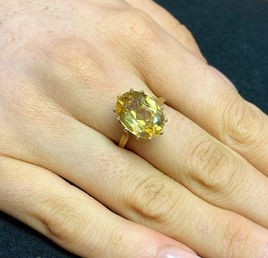 Vintage Citrine 9ct Gold Dress Ring. Hallmarked 1990