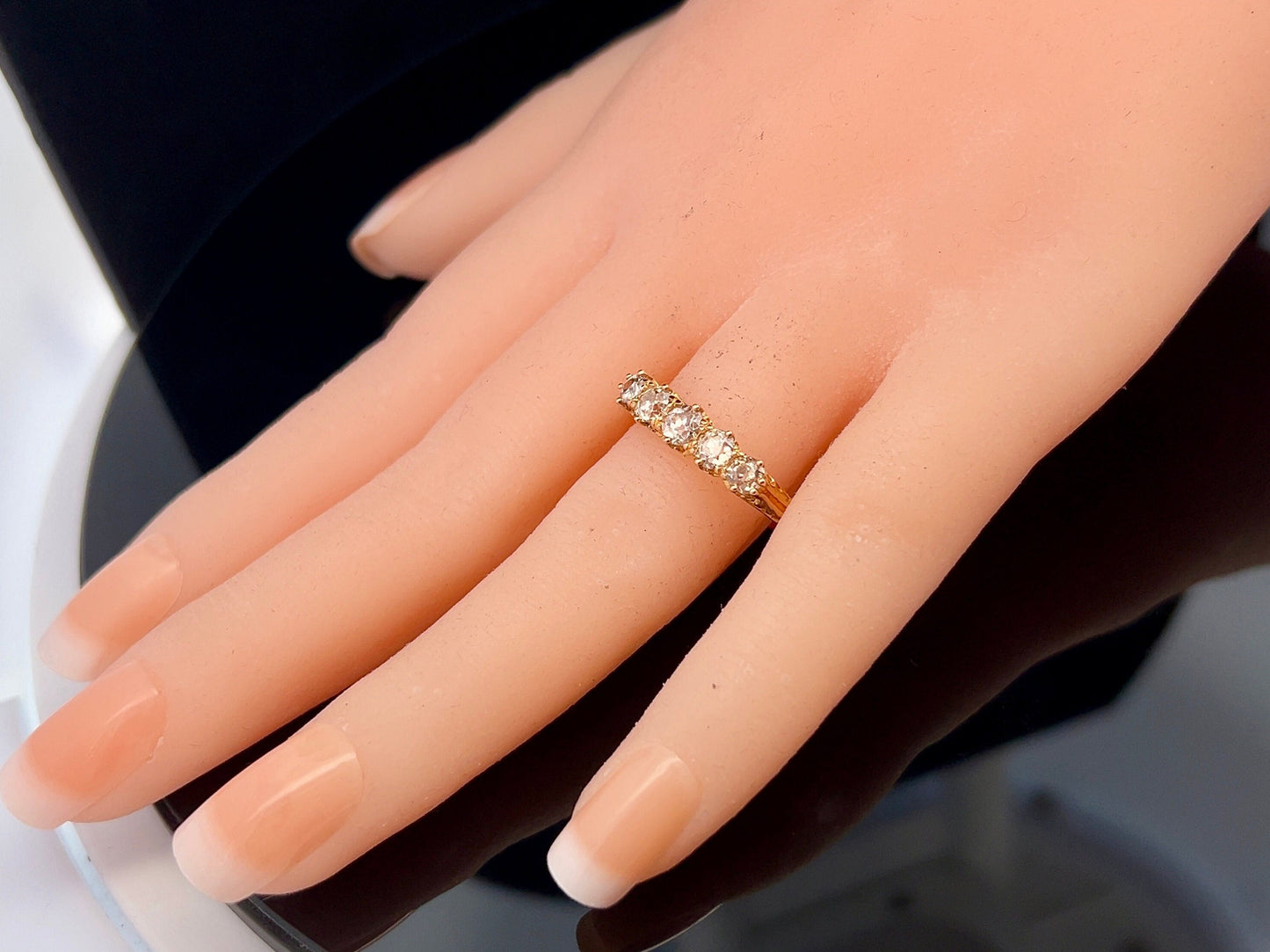 Antique Carved Five Stone Diamond 18ct Gold Ring. English. Hallmarked London 1887. Crisp Example.