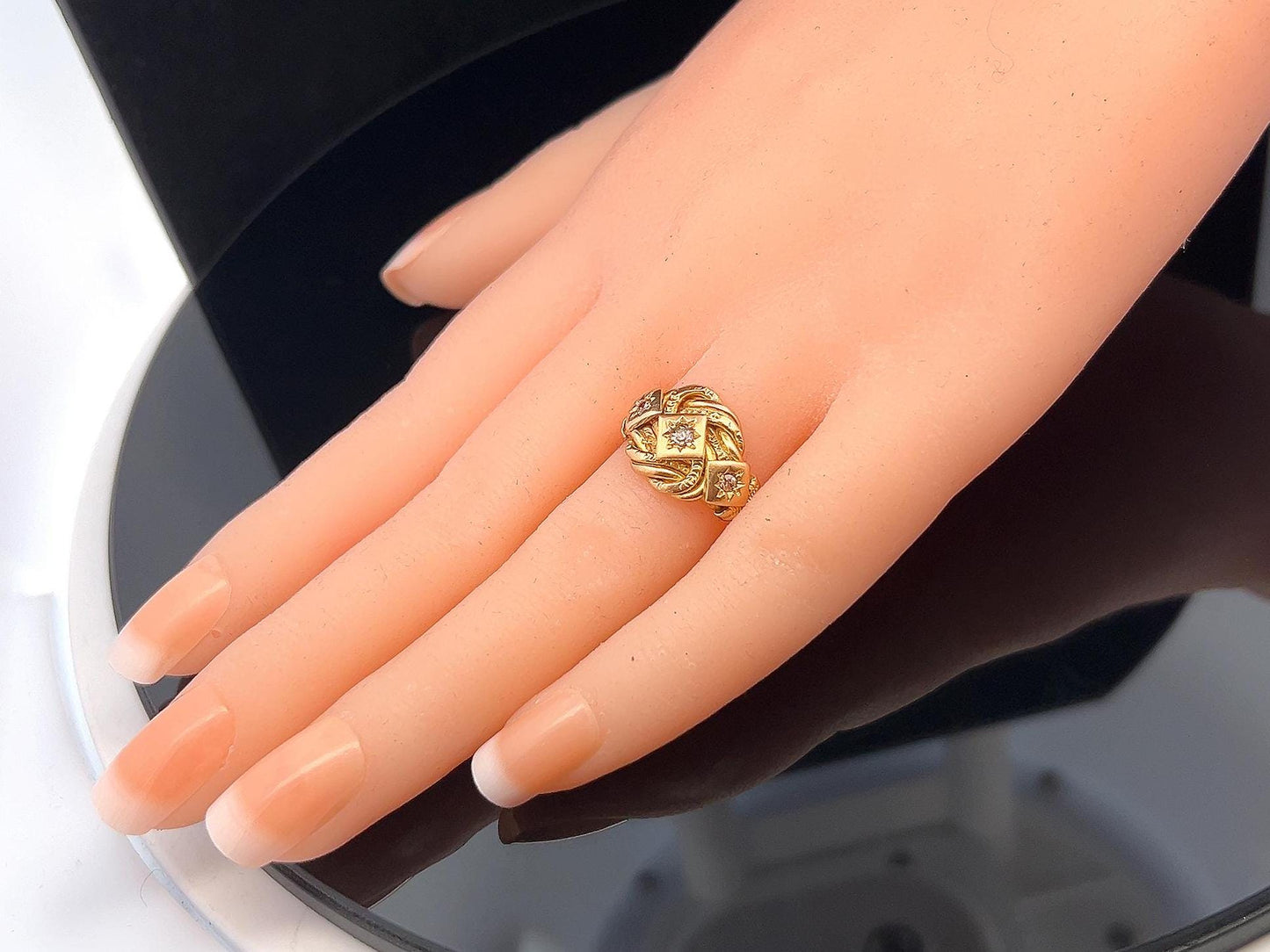 Antique Edwardian 18ct Gold Lover’s Knot Ring. Old Mine Cut Diamonds. Diamond Gypsy Star Set Ring. London 1917. Excellent Example 6.5g