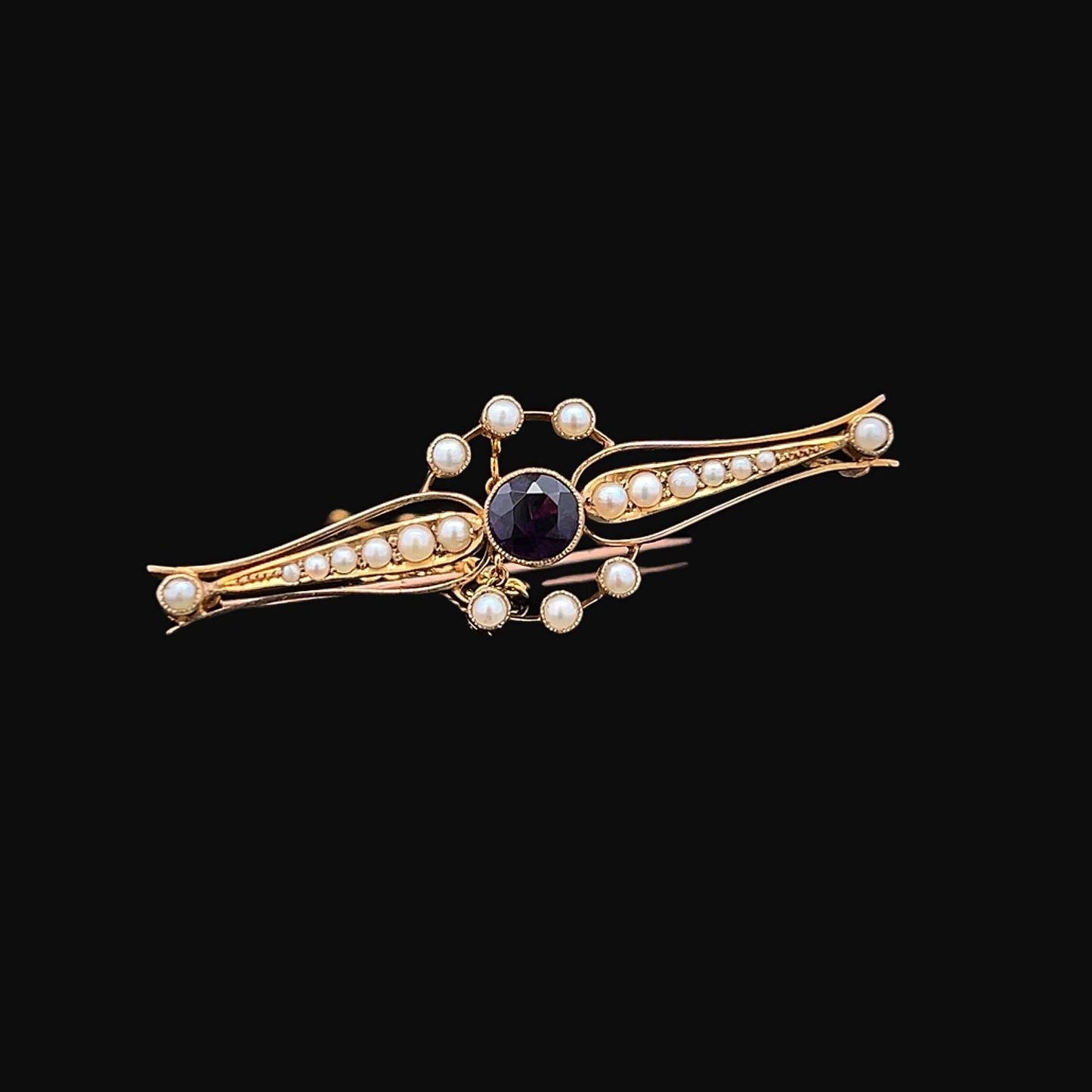 Antique Edwardian Amethyst and Natural Split Pearl 15ct Gold Brooch. Circa 1900. Nice Quality Example in Mint Condition.