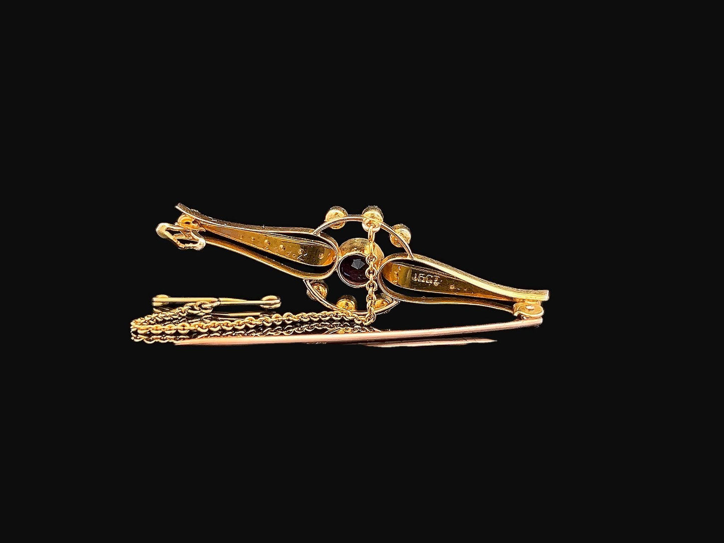 Antique Edwardian Amethyst and Natural Split Pearl 15ct Gold Brooch. Circa 1900. Nice Quality Example in Mint Condition.