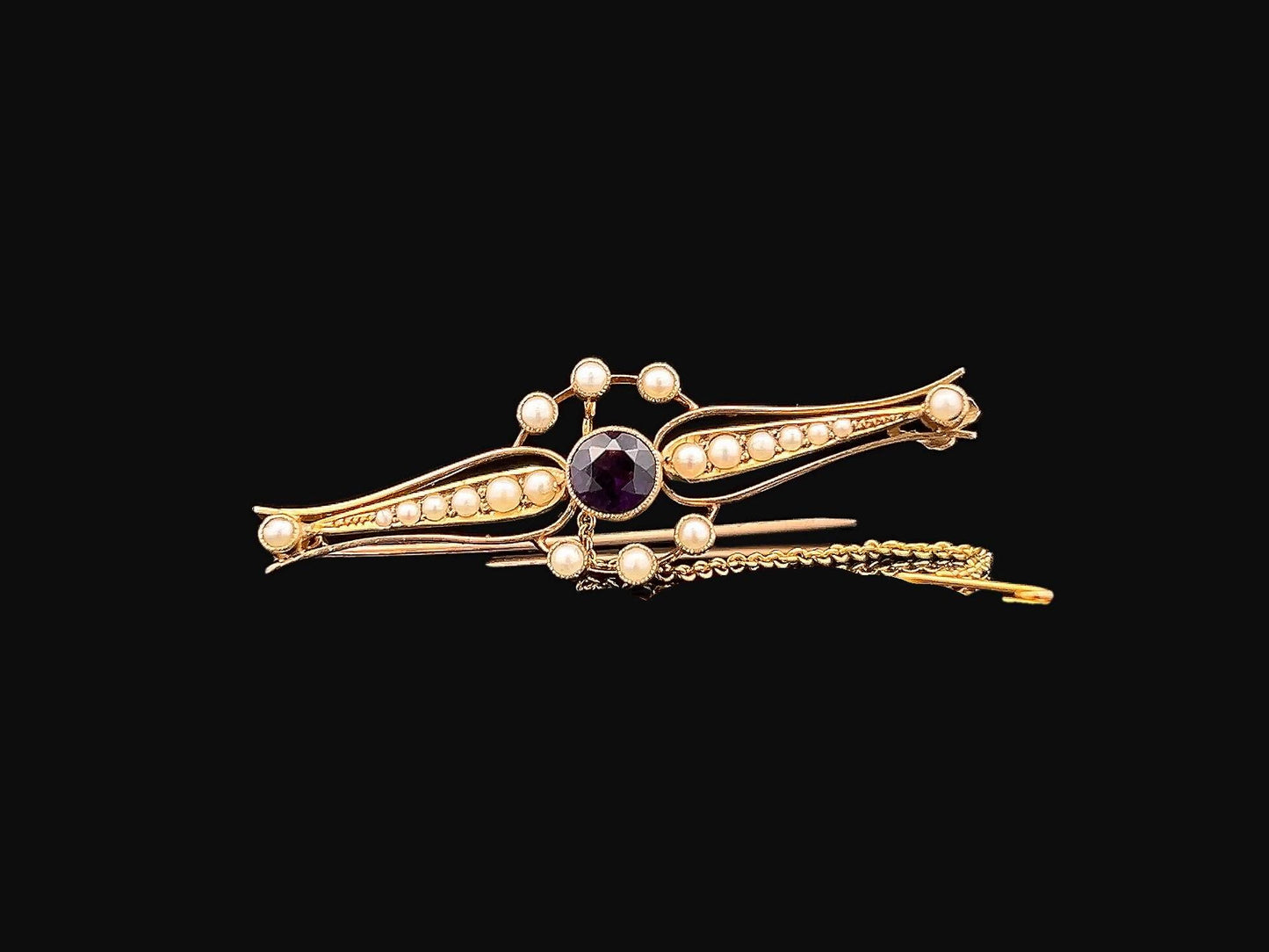 Antique Edwardian Amethyst and Natural Split Pearl 15ct Gold Brooch. Circa 1900. Nice Quality Example in Mint Condition.