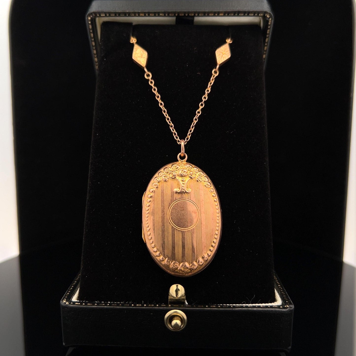 Antique Edwardian 9ct Rose Gold Floral Locket and Ornate 9ct Gold Chain with Engraved Lozenge Links. Dated Chester 1907