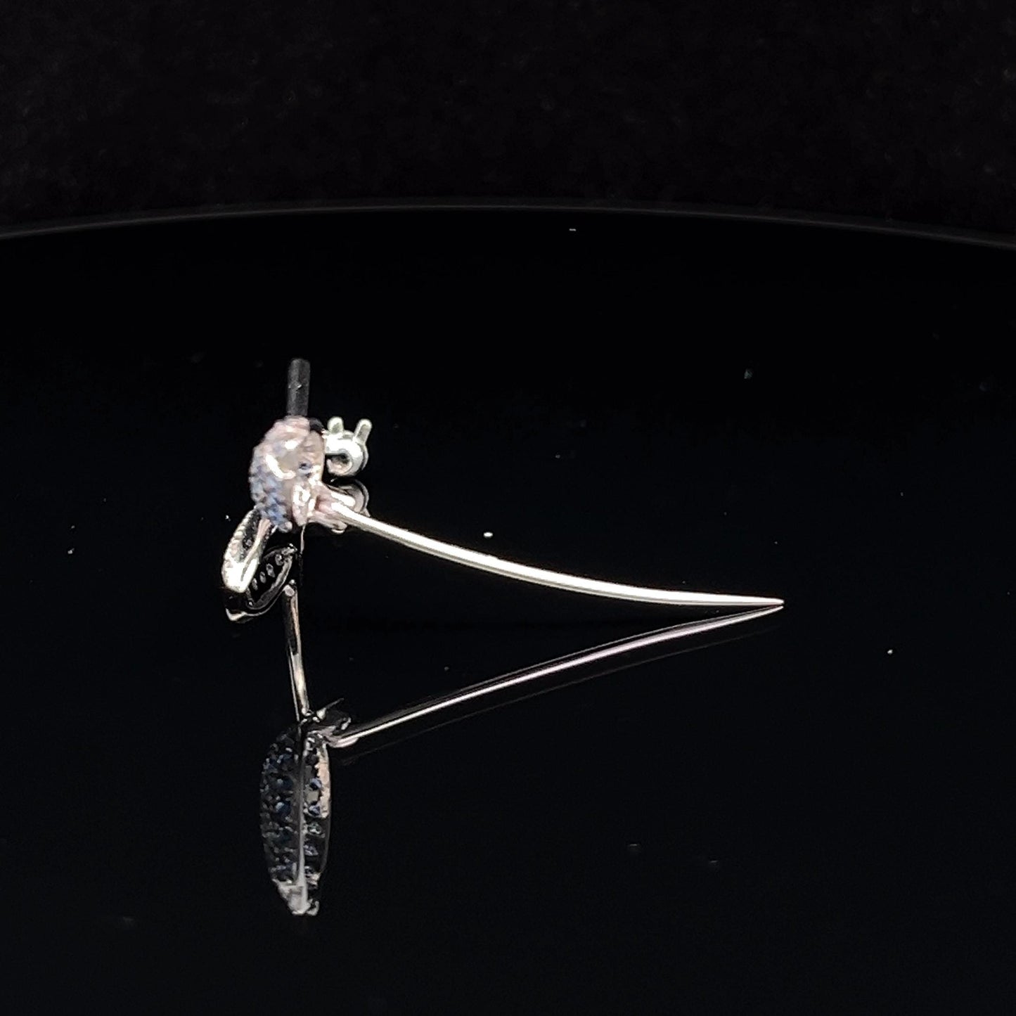 18ct White Gold Diamond and Sapphire Tulip Brooch.