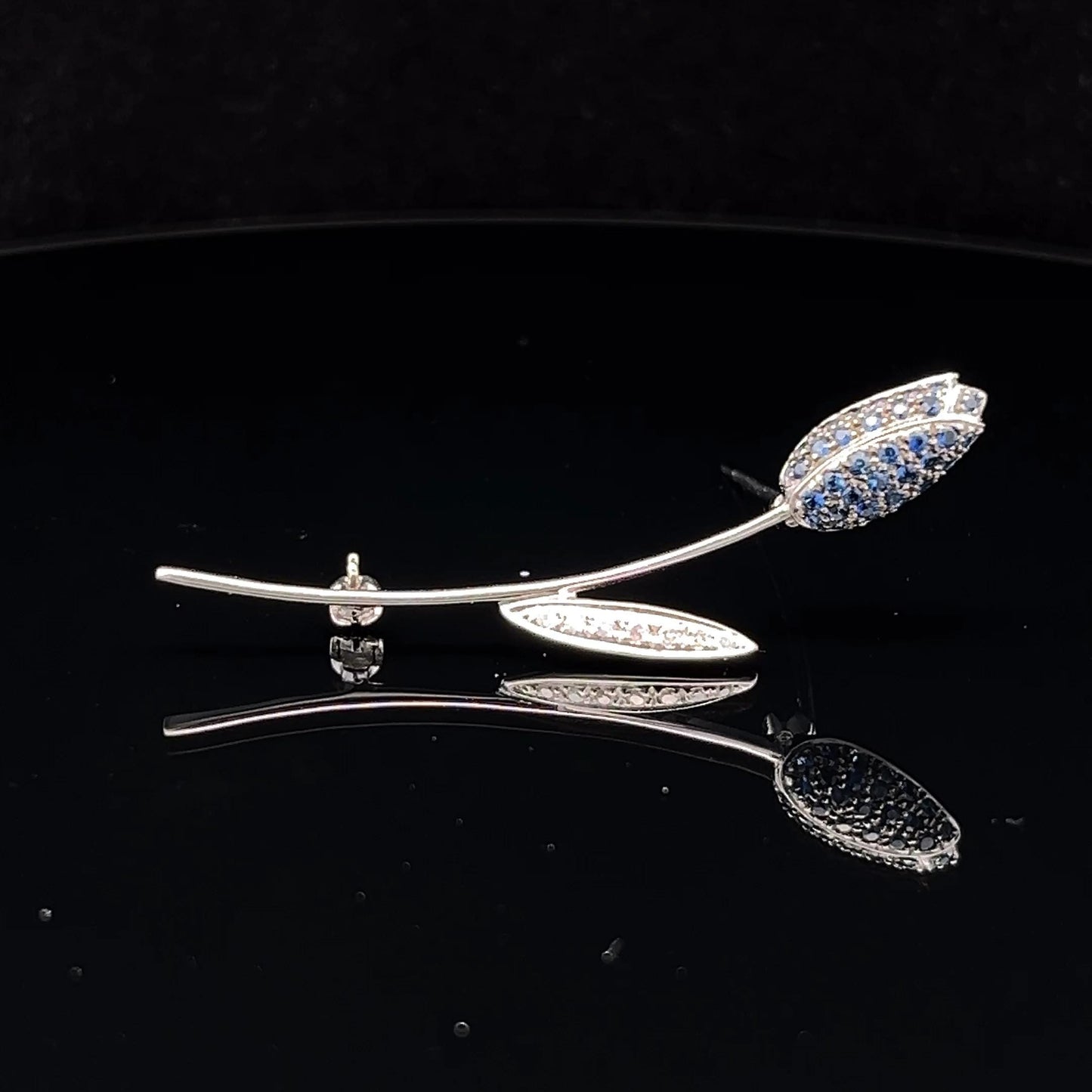 18ct White Gold Diamond and Sapphire Tulip Brooch.