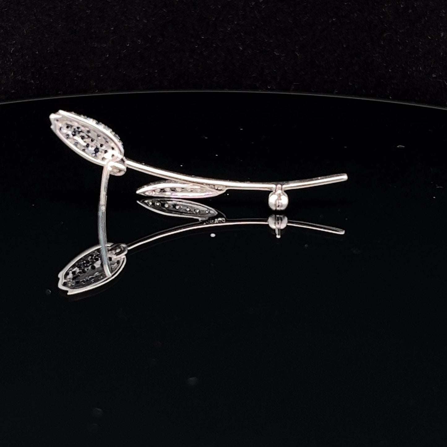 18ct White Gold Diamond and Sapphire Tulip Brooch.