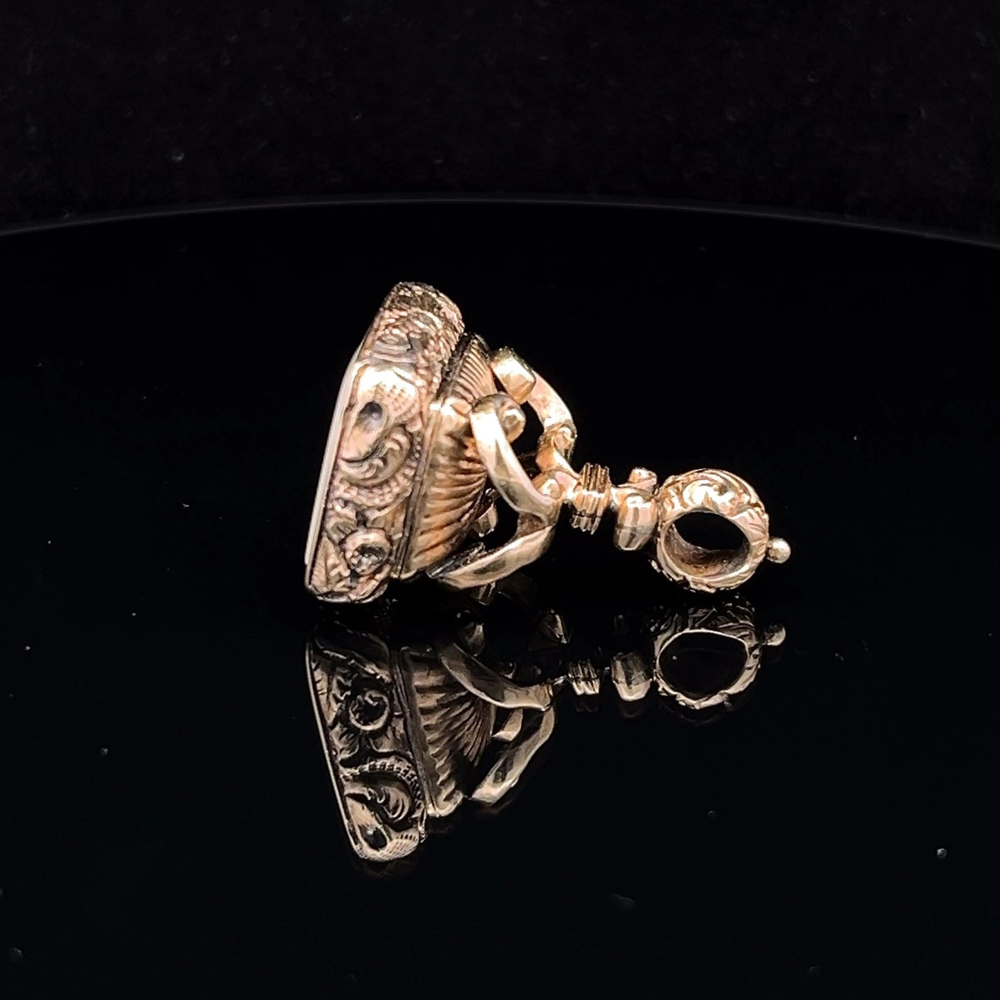 Antique Early Victorian Chalcedony Gold Cased Fob / Pendant.  English Circa 1840/1850
