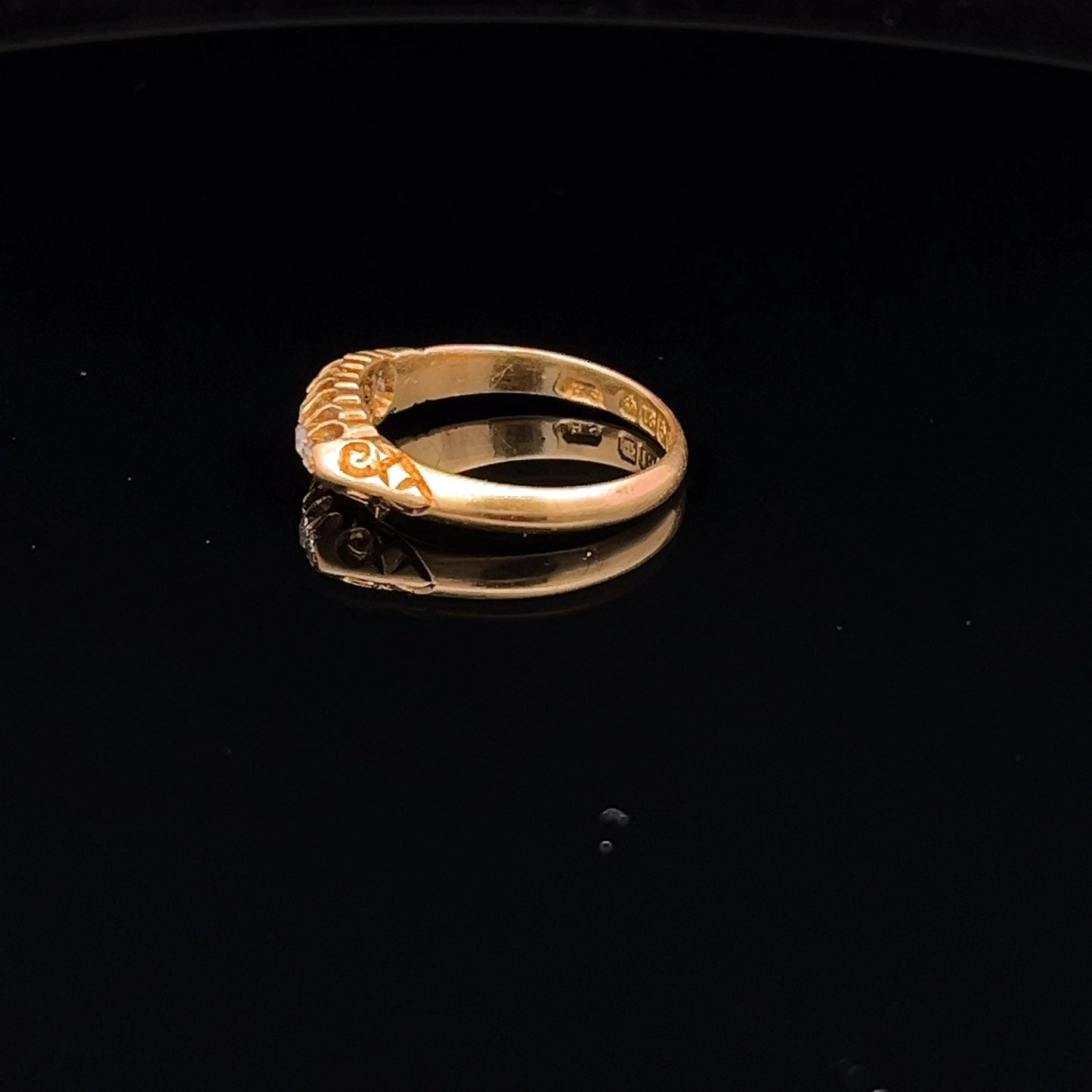 Antique 5 Stone Diamond Ring. 18ct Gold Carved Ring. Victorian. English. Hallmarked 1864.