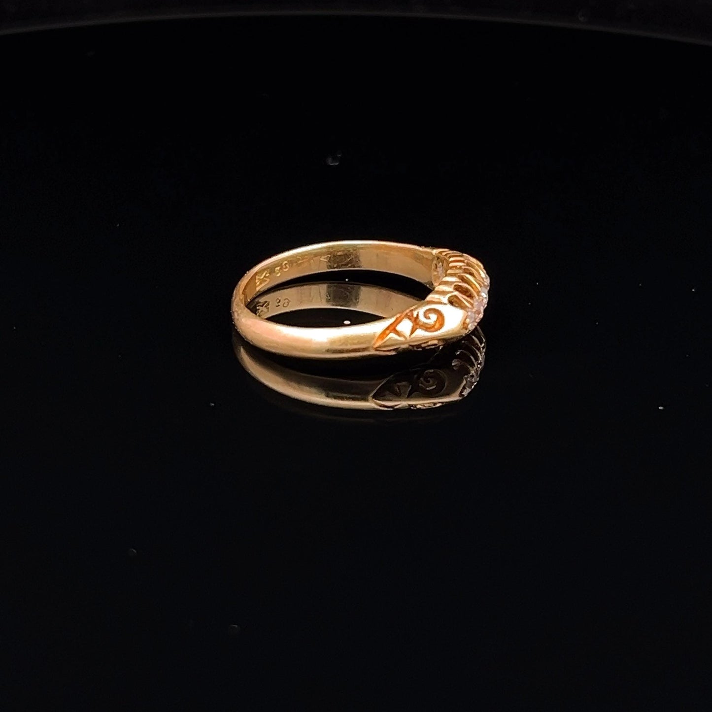 Antique 5 Stone Diamond Ring. 18ct Gold Carved Ring. Victorian. English. Hallmarked 1864.