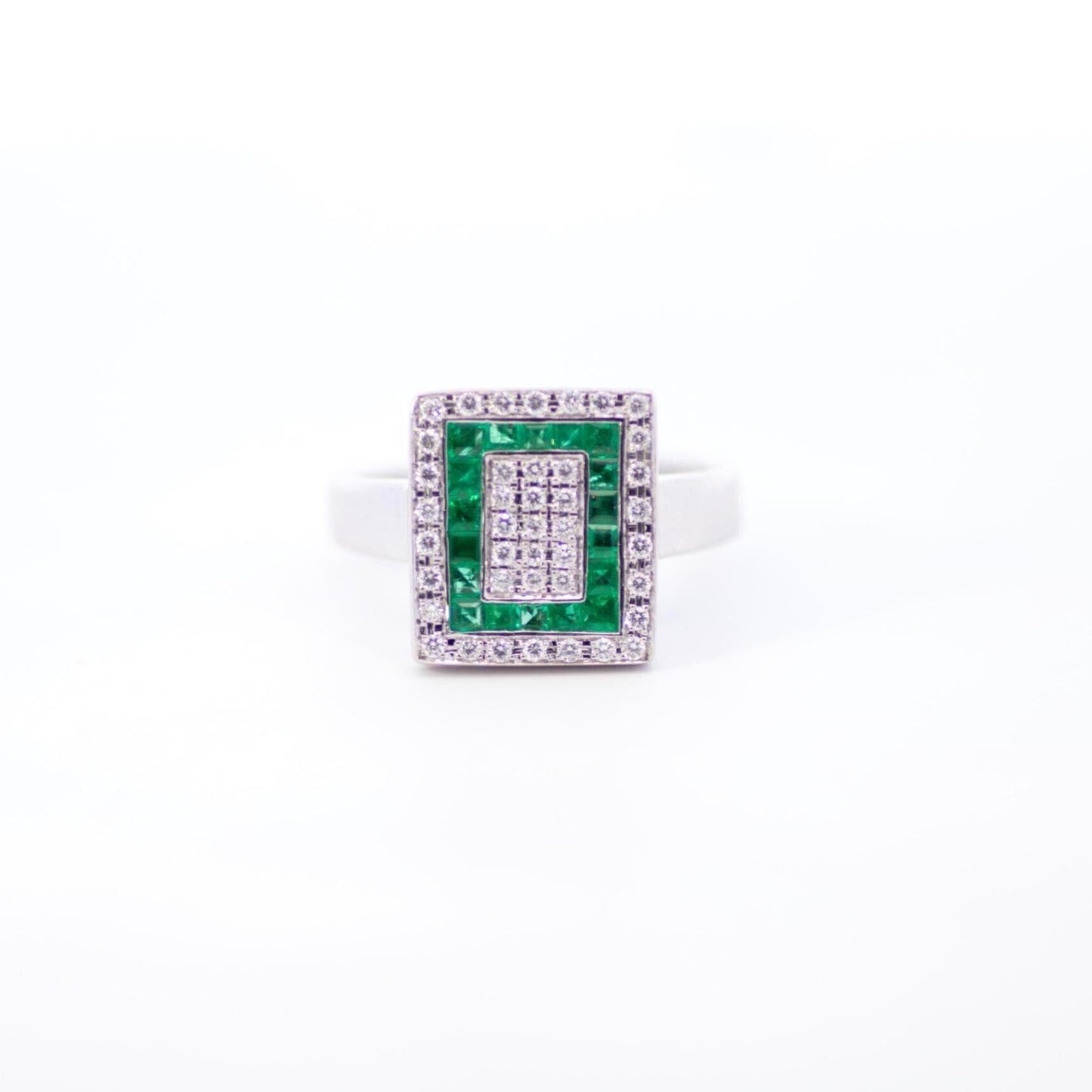 18ct White Gold Emerald and Diamond Art Deco Style Tablet Cluster. Pre-Loved Bargain.