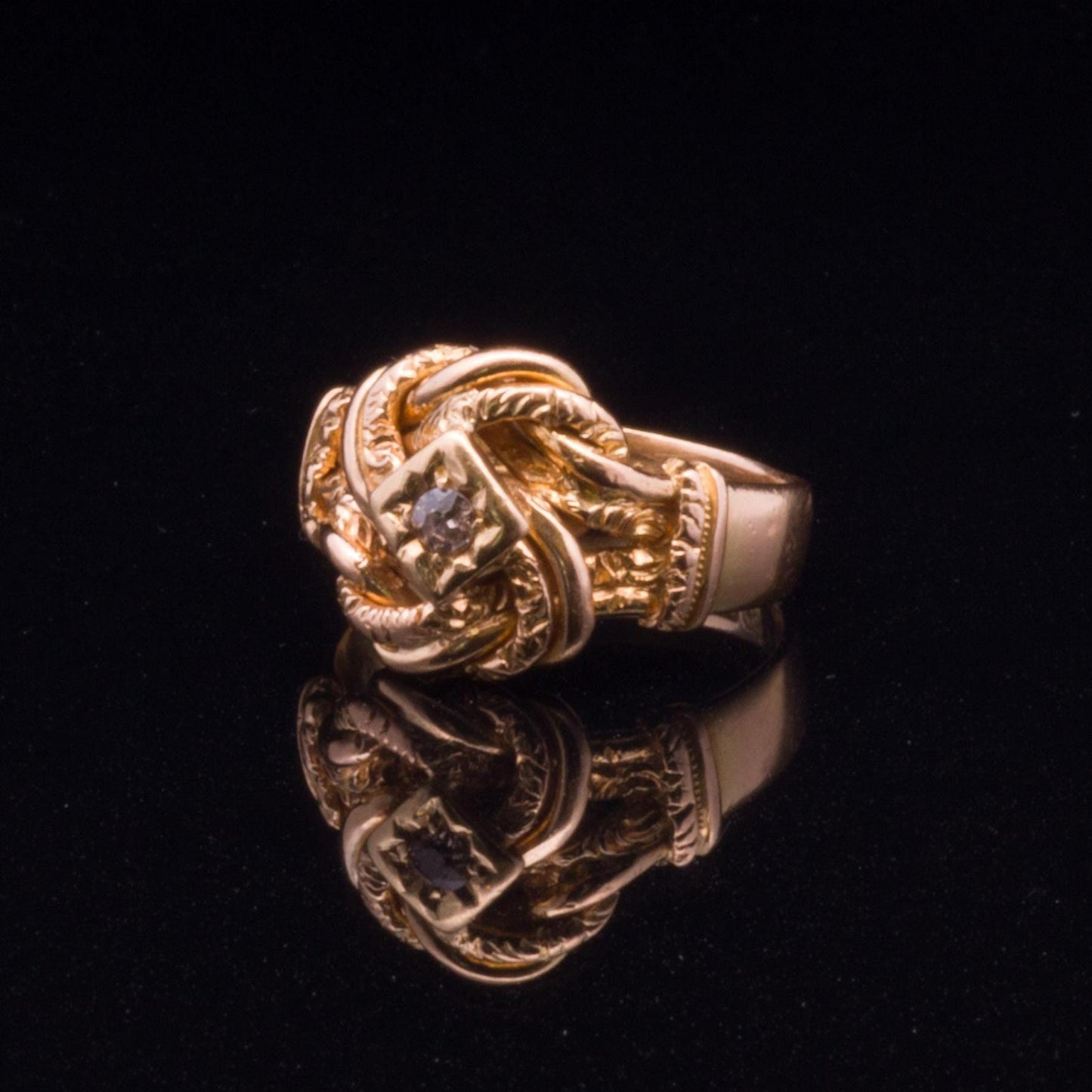 Antique 18ct Gold Knot Ring. Lovely example Assayed in Birmingham 1918.