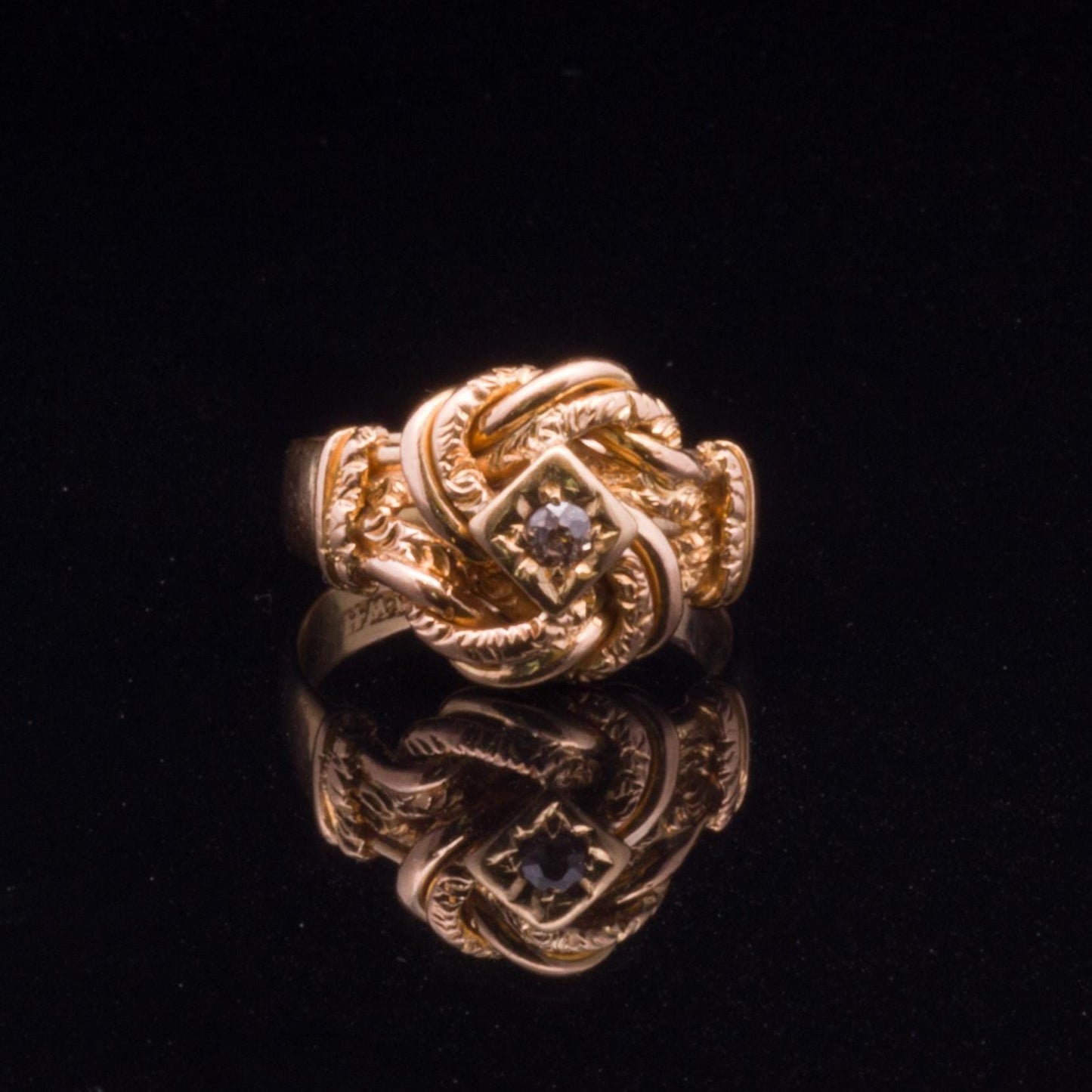 Antique 18ct Gold Knot Ring. Lovely example Assayed in Birmingham 1918.