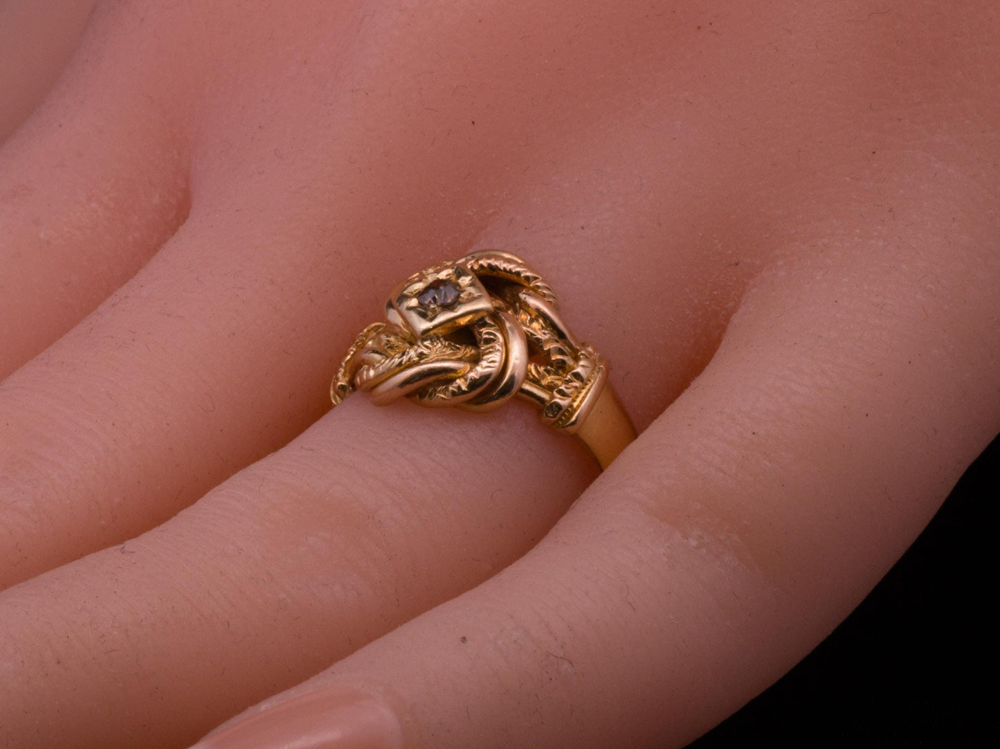 Antique 18ct Gold Knot Ring. Lovely example Assayed in Birmingham 1918.